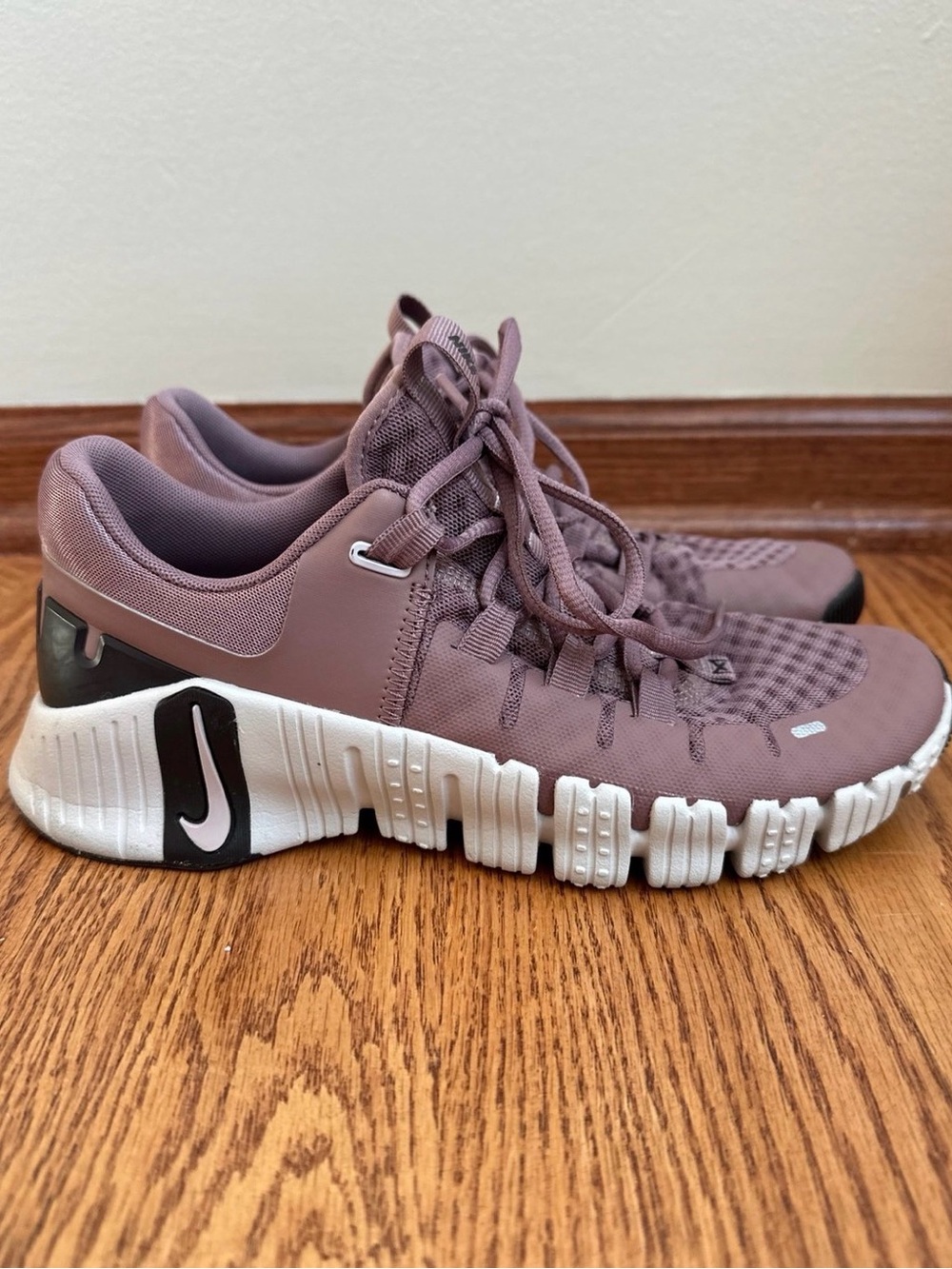 Nike Free Metcon 5 Shoes Womens 8 Mauve Purple